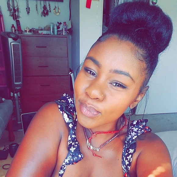 Meet your Posher, Kash - Picture 2 of 2